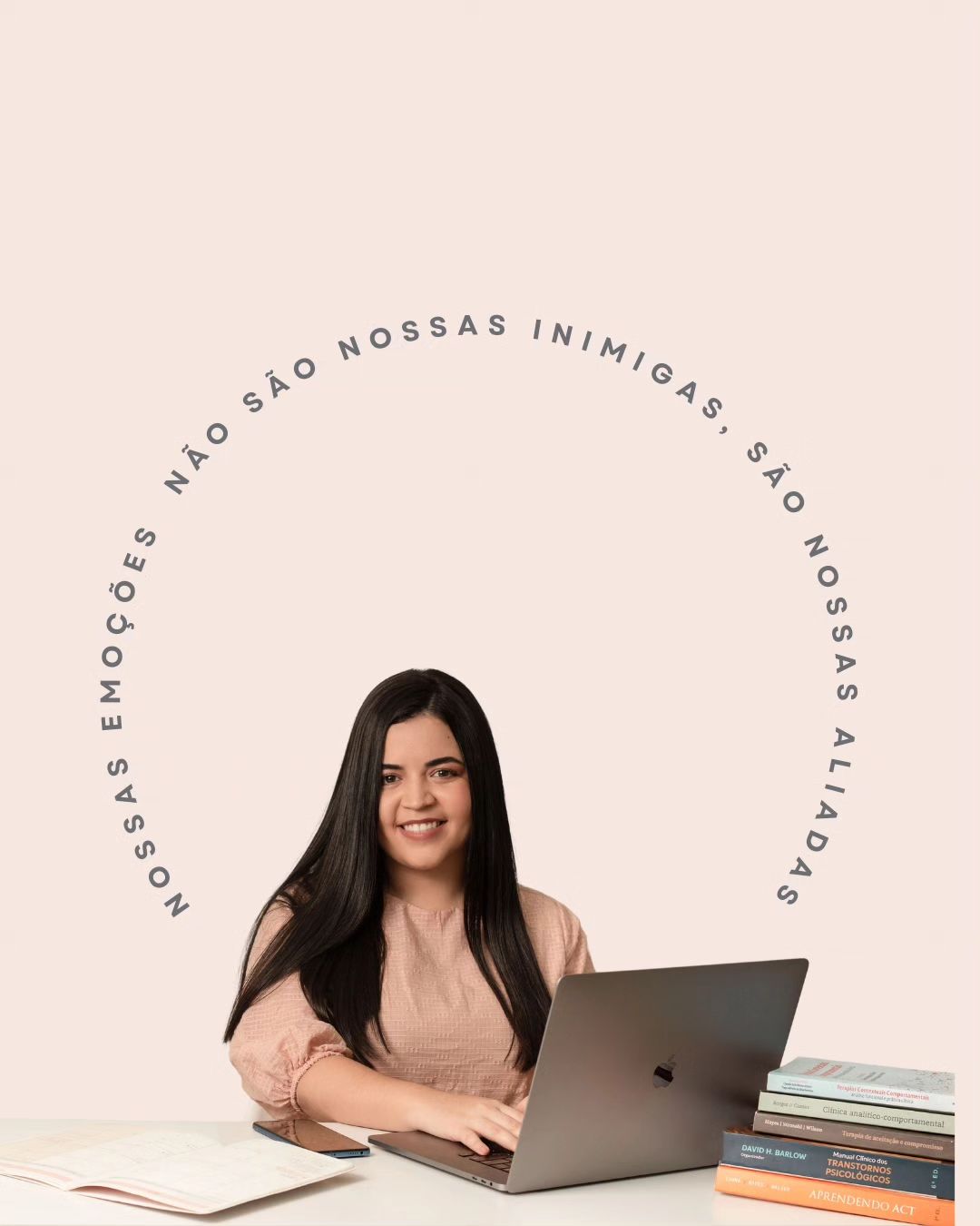 Desconectar-se das emoções pode nos acarretar diversos problemas. Este post é para nos lembrar da importância de honrar nossas emoções, pois elas nos guiam, informam e nos conectam uns aos outros. ✨Você já percebeu como suas emoções influenciam suas ações diárias?